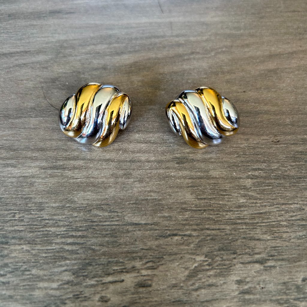 Monet Clip Earrings Gold Tone Silver Tone Ripples 9$